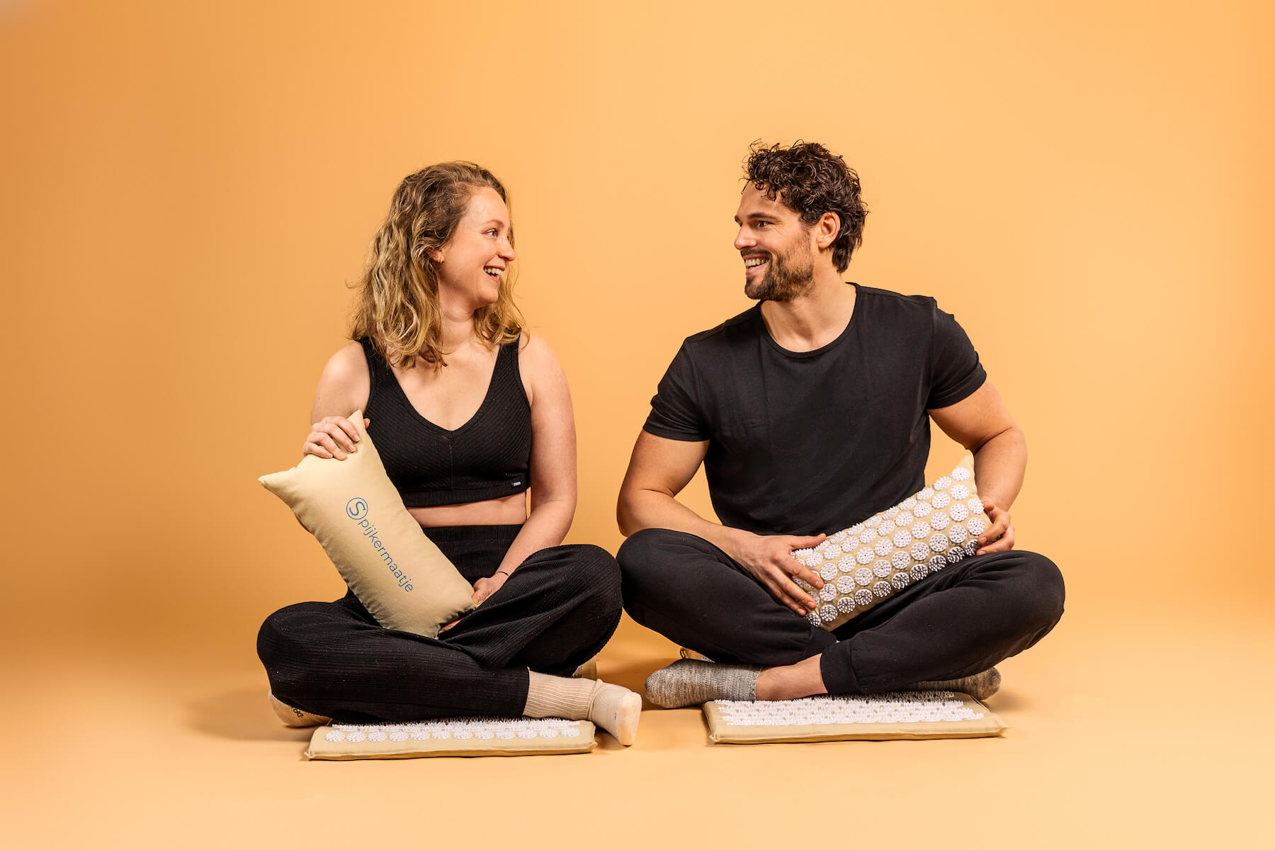 Ontspan tijdens drukte met Spijkermaatje. Verminder stressgerelateerde klachten. Gebruik ons spijkermatje met ontspanningsoefeningen voor een makkelijke effectieve ontspanning tijdens jouw moment van zelfzorg.