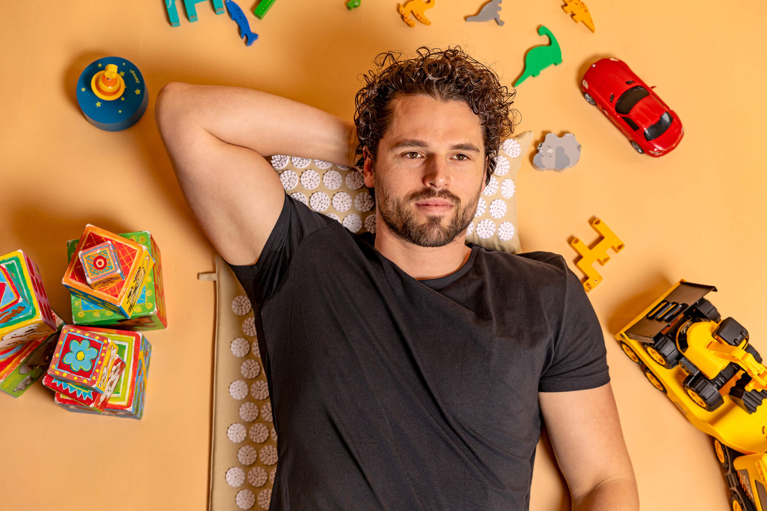 Ontspan tijdens drukte met Spijkermaatje.  Verminder stressgerelateerde klachten. Gebruik ons spijkermatje met ontspanningsoefeningen voor een makkelijke effectieve ontspanning tijdens jouw moment van zelfzorg.